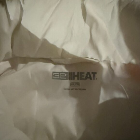 32 Degree Heat White Vest Size XXL - Picture 3 of 8